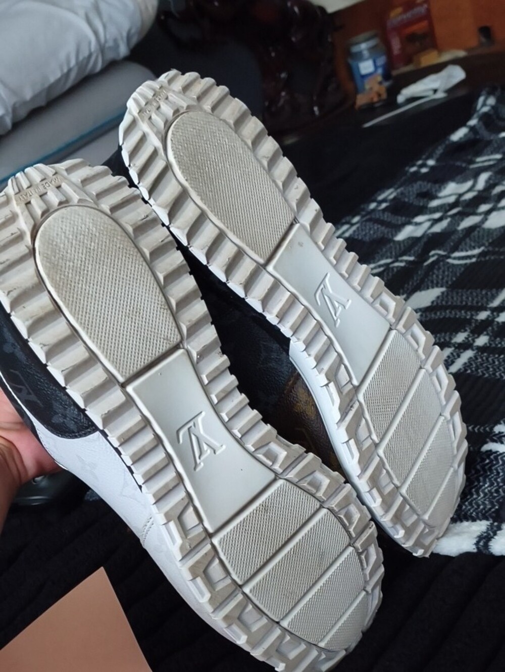 Louis Vuitton Sneakers - Picture 3 of 8